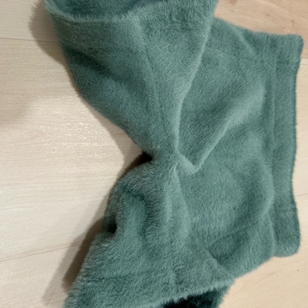 Gymshark x Whitney Simmons Eyelash Knit Shorts Women's Med Green Fuzzy Athletic - Picture 12 of 15
